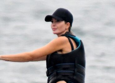 Captan a Ivanka Trump haciendo ‘wakeboard’ con pequeño traje de baño