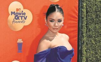 Los diminutos bikinis con los que Vanessa Hudgens arrasó en Hawái