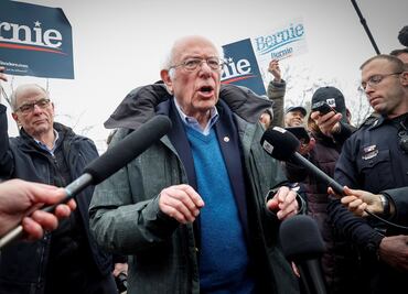 Demócratas votan en primaria de New Hampshire con Sanders como favorito