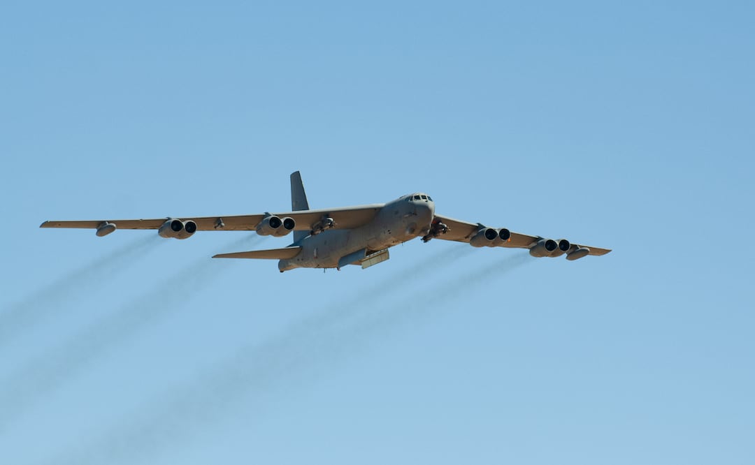 Cazas de Estados Unidos interceptan bombarderos rusos cerca de Alaska en plena tensión global. Foto: Canva