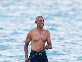 En medio del océano, así vacaciona Barack Obama en Hawái
