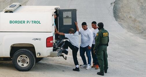 En febrero, más de 76 mil migrantes cruzaron la frontera de EU con México