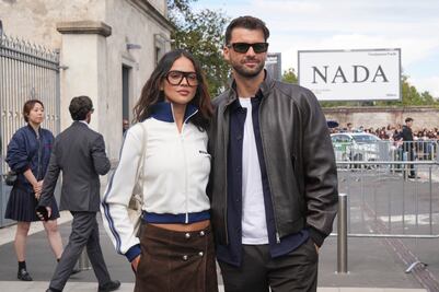 Eiza González deslumbra en París con look de lentejuelas tras rumores de compromiso con Grigor Dimitrov