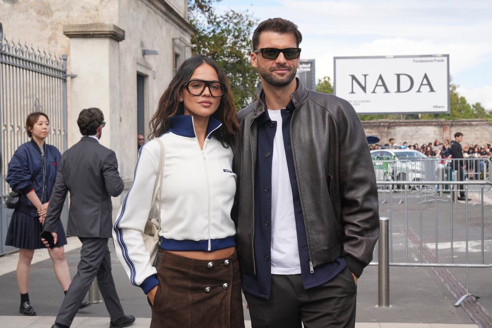 Eiza González deslumbra en París con look de lentejuelas tras rumores de compromiso con Grigor Dimitrov. Foto: AP