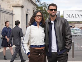 Eiza González deslumbra en París con look de lentejuelas tras rumores de compromiso con Grigor Dimitrov