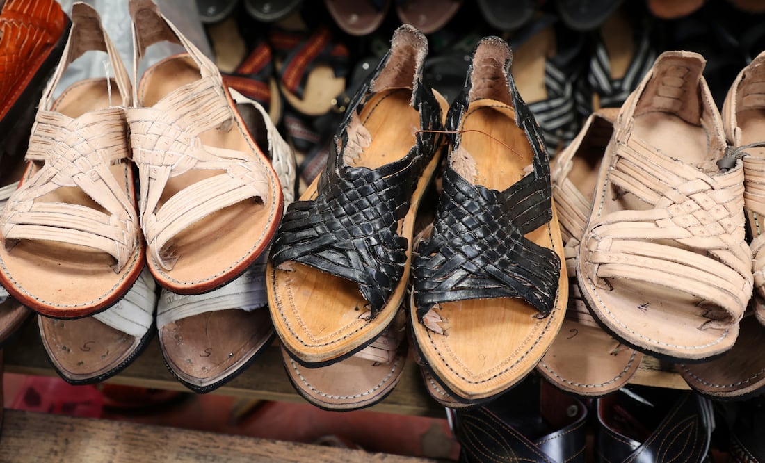 Adidas se disculpa por polémico diseño inspirado en huaraches tradicionales de Oaxaca (AP Photo/Luis Alberto Cruz)