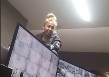 "Lady Peruana" insulta y escupe a personal de seguridad del edificio donde vive en CDMX. VIDEO