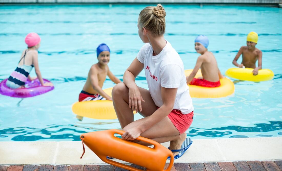 Disney World paga 17.25 dólares por el trabajo de salvavidas. Foto: iStock