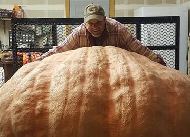 Hombre rompe récord con calabaza de más de 600 kilos en Wyoming