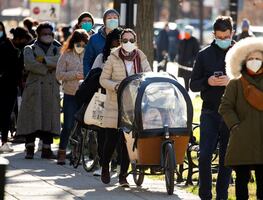 Ómicron ya es la variante dominante en Estados Unidos: CDC