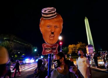 Campaña Trump compara acoso de manifestantes con "actos de repudio" en Cuba
