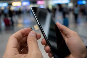 ¿Puedo usar una SIM de otro país para evitar registrar mi celular? Autoridades explican las consecuencias