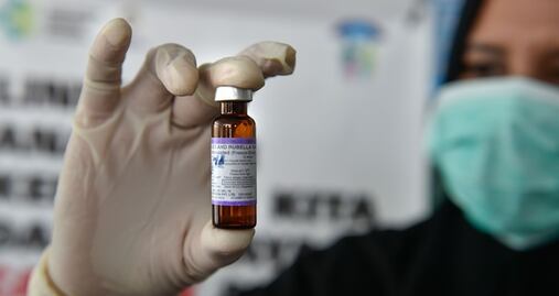 EU busca contener brote de sarampión; llama a vacunar a niños