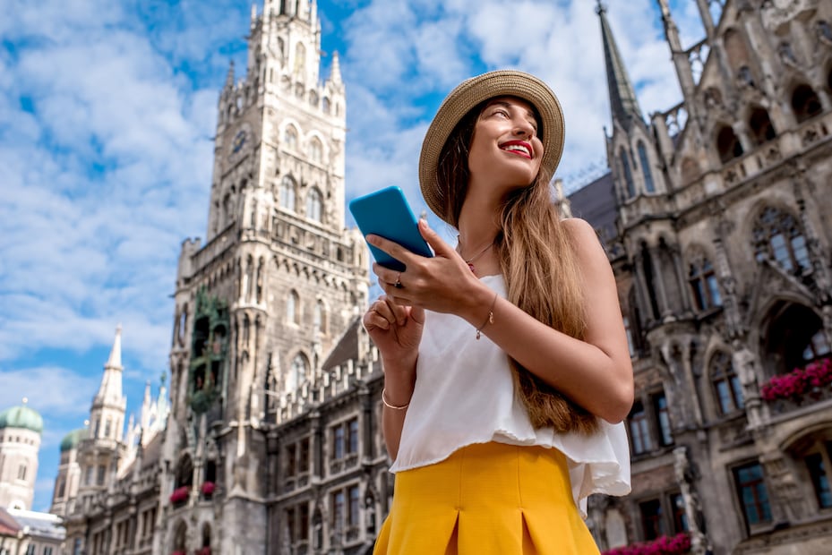 Las 20 mejores ciudades para estudiar la universidad en 2024, según estudio. iStock/RossHelen