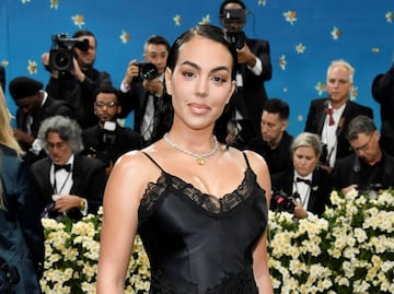 Al estilo Kim Kardashian, Georgina Rodríguez presume 'gym body' con leggings y bralette deportivo