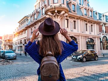 Cómo viajar más este 2025 sin sacrificar todos tus ahorros: Mejores consejos