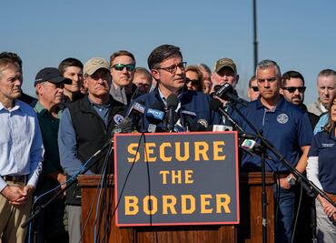 Presidente de la Cámara de Representantes responsabiliza a Joe Biden por "desastre" y crisis migratoria