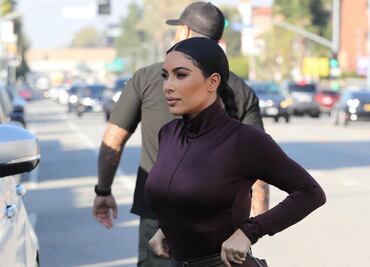 Kim Kardashian apuesta por su atuendo más ajustado en California