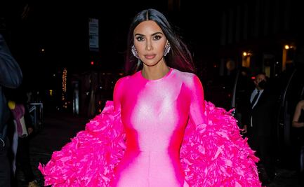 Kim Kardashian y el ajustado catsuit rosa con el que 'robó miradas'
