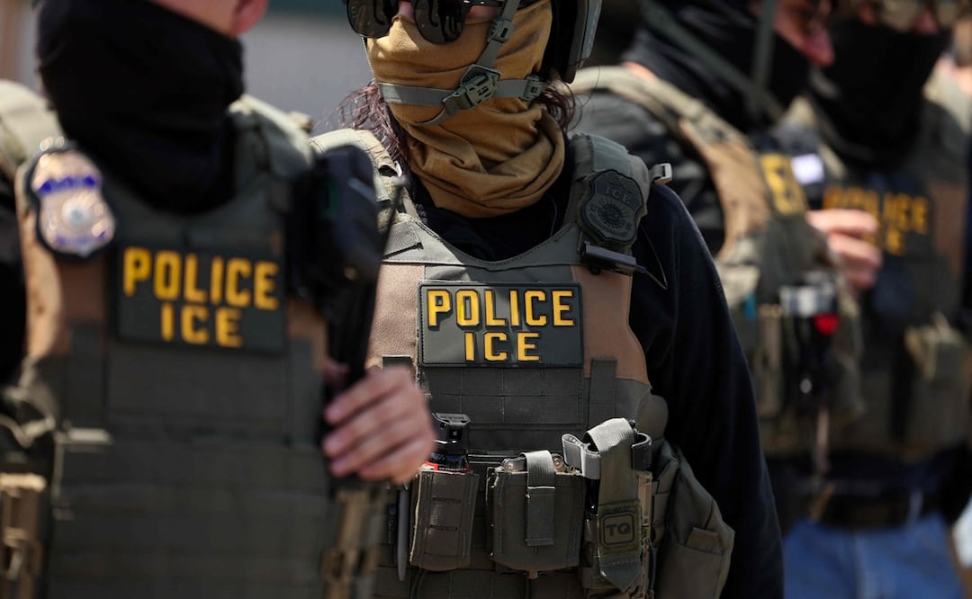 Reporte revela preocupante aumento de suicidios en centros de ICE. Foto: (Photo by CHARLY TRIBALLEAU / AFP)