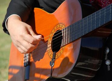 Un mariachi en el metro de Nueva York en días de pandemia