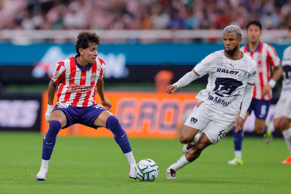 ¿El ecuatoriano Pedro Vite ignoró el Himno de México? ¿Habrá sanción para el jugador de Pumas? Foto: EFE/ Francisco Guasco