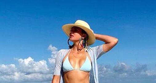 Khloé Kardashian enciende Instagram con fotos en bikini negro