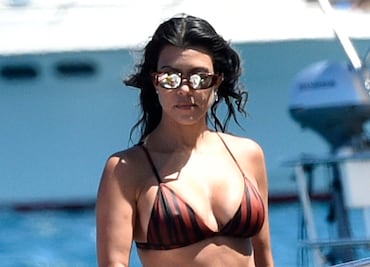 Kourtney Kardashian arrasa en Instagram con su bikini púrpura más pequeño