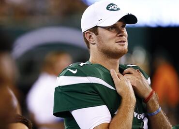 El mariscal de los Jets, Sam Darnold, padece la “enfermedad del beso”