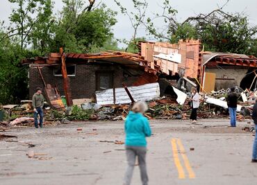 Múltiples tornados causan destrucción en Oklahoma y dejan cuatro muertos