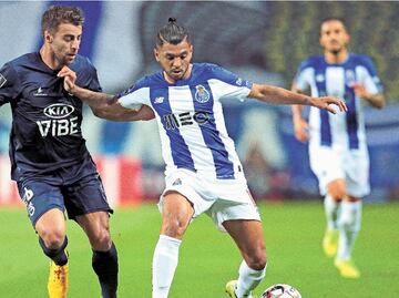 "Tecatito" Corona vuelve a casa: Acuerdo multimillonario entre Sevilla y Rayados