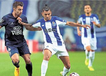 "Tecatito" Corona vuelve a casa: Acuerdo multimillonario entre Sevilla y Rayados