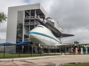 Joven cubano pasa de vivir en la calle con su madre a trabajar en la NASA