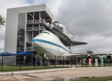 Joven cubano pasa de vivir en la calle con su madre a trabajar en la NASA