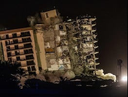 Critica AMLO demolición de edificio colapsado en Miami