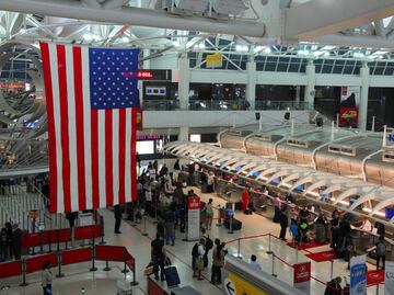 Aeropuerto JKF de Nueva York instala última tecnología para verificar documentos e identidad