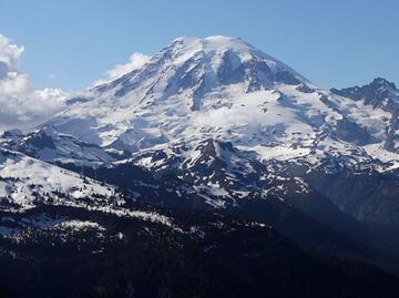 Muere excursionista por avalancha de rocas en volcán de Washington