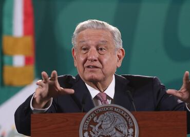 AMLO niega que se deba vacunar a menores por orden de un juez