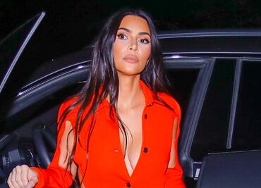 Kim Kardashian impacta con sesión de fotos en ajustado vestido nude