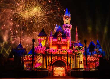 Disneyland Resort en California celebra su 69° aniversario: Así es el parque "original"