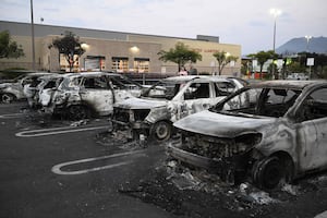 ¿El seguro cubre autos quemados por narcobloqueos? AMIS explica cómo reclamar y cuándo sí paga la aseguradora