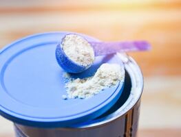 Retiran fórmula para bebé por riesgo ‘mortal’ de meningitis y sepsis