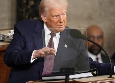 Trump anuncia la mayor deportación de la historia de EU y dice que "gracias a aranceles, México extraditó a 29 narcos"