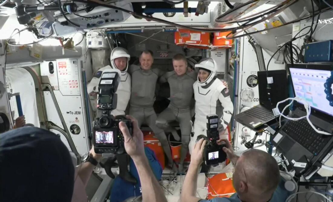 Astronautas varados nueve meses en la Estación Espacial Internacional regresan a la Tierra. Foto: AFP