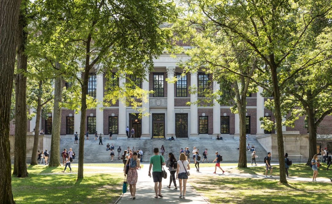 Estas son tres becas para mexicanos en Harvard en 2023. Foto: iStock / travelview