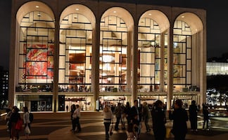 La Ópera Metropolitana de Nueva York cerrará durante un año más