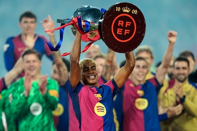 Lamine Yamal, de 17 años, ya cobra como estrella: renueva con el Barça por 17 MDD al año