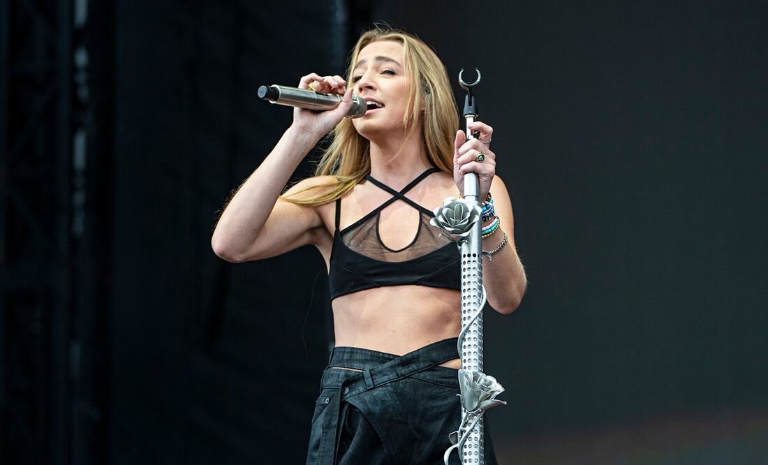 Ingrid Andress admite que estaba borracha cuando entonó el himno de EU. ¿Quién es? Foto: AP.
