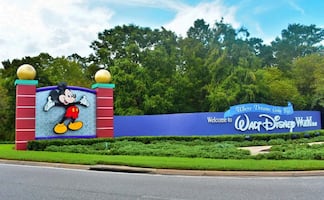 Empleado de Disney salva a víctima de violencia doméstica 