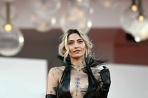 Paris Jackson destila glamour con un ‘little black dress’ en Los Ángeles tras hablar de sus adicciones